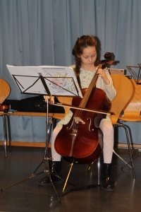 Frøydis - Cello - Juleavslutningen 2014